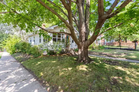 389 Cleveland Ave S, Saint Paul, MN 55105