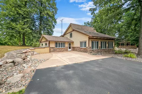 34707 Verdin St NW, Cambridge, MN 55008