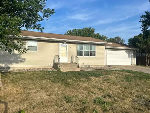 606 S Dekalb St, Redwood Falls, MN 56283