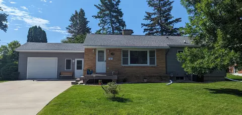 909 13th St, International Falls, MN 56649