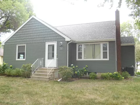 830 4th St, Nicollet, MN 56074