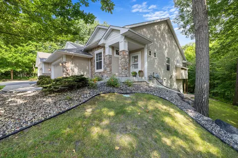 17298 Tilia Rdg, Eden Prairie, MN 55347