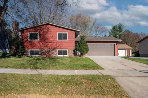 521 31st St NW, Rochester, MN 55901