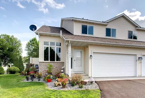 1209 Hawthorne Ct, Northfield, MN 55057