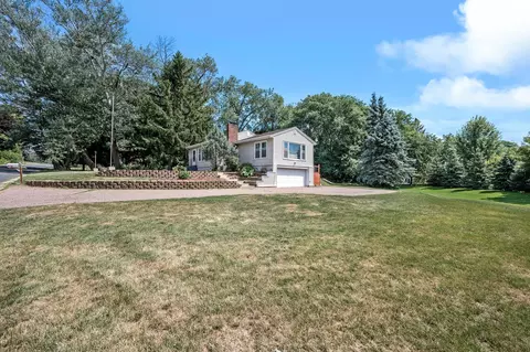 614 Butler Ave W, Mendota Heights, MN 55118