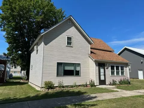 102 1st St, Russell, MN 56169