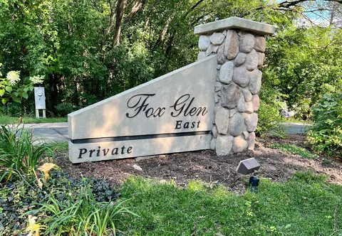 860 Monterey Dr, Shoreview, MN 55126