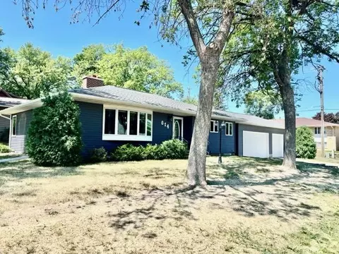614 S Drew St, Redwood Falls, MN 56283