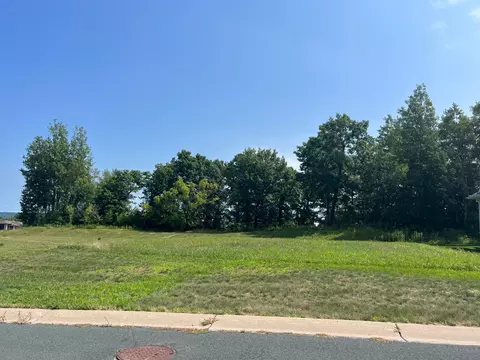 340 Bluff Dr, Lake City, MN 55041