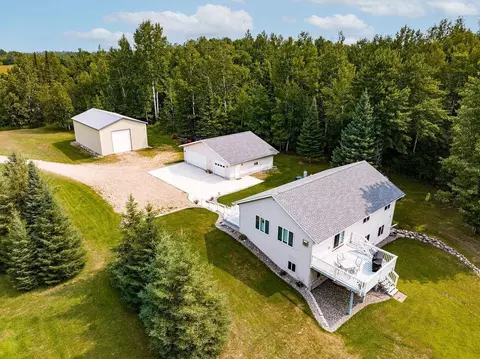 25838 Oak Dr, Bovey, MN 55709