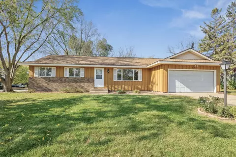 1111 Lowell Cir, Apple Valley, MN 55124