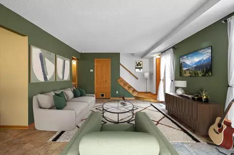 1257 Wagon Wheel Rd, Hopkins, MN 55343
