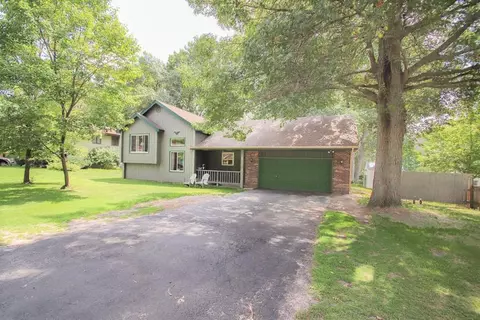 1 Pleasant View Ln, Circle Pines, MN 55014