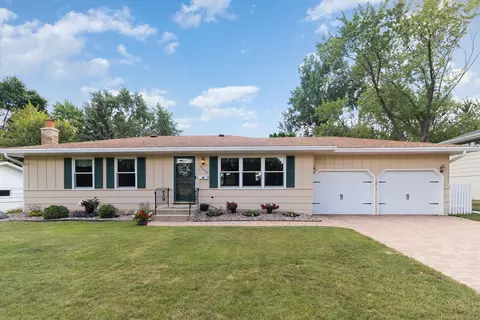3225 W 87th St, Bloomington, MN 55431