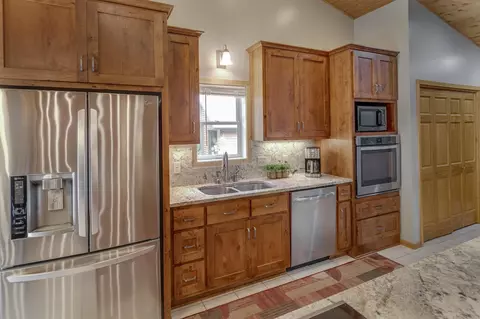 17851 Wood Dr, Crosslake, MN 56442