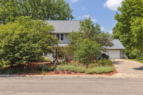 41 Fareway Dr, Northfield, MN 55057