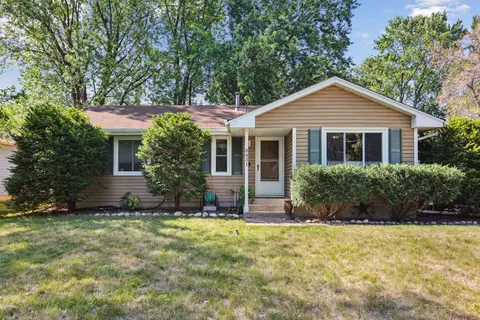8831 61 12 Ave N, New Hope, MN 55428