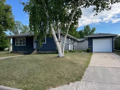 107 4th St S, Sauk Centre, MN 56378