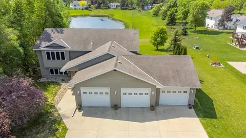 1010 22nd St E, Glencoe, MN 55336
