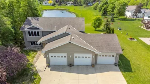 1010 22nd St E, Glencoe, MN 55336