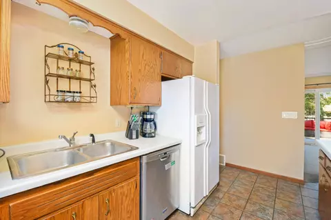 3991 Beryl Rd, Eagan, MN 55122 photo 9