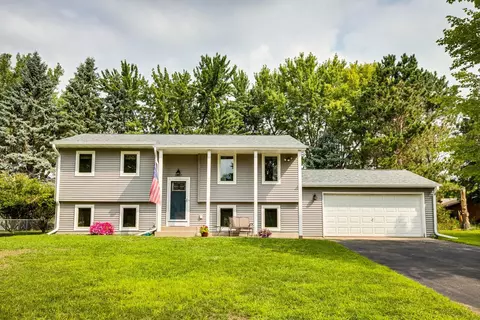2817 Sun Ter, White Bear Lake, MN 55110