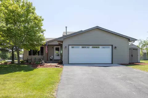 510 Deerwood Ct, Hammond, WI 54015