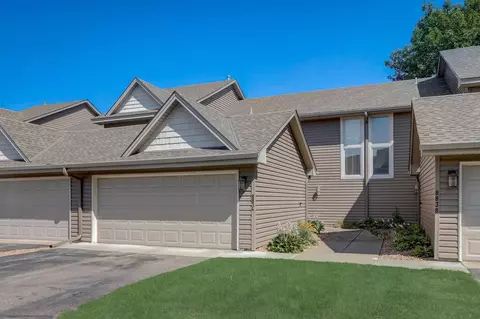8834 Cottonwood Ln N, Maple Grove, MN 55369