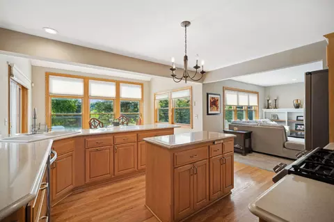 4712 Pebble Beach Way, Eagan, MN 55123 photo 8