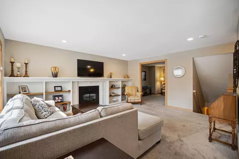 4712 Pebble Beach Way, Eagan, MN 55123 photo 6