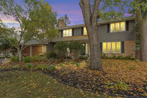 6809 Saint Patricks Ln, Edina, MN 55439