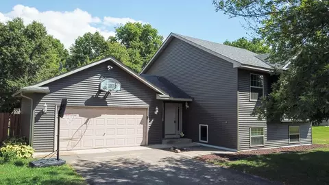 1000 3rd Ave SW, Isanti, MN 55040