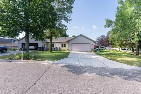 723 W Cedar Ave, Fergus Falls, MN 56537