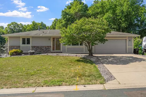 14201 Sunnyslope Dr, Maple Grove, MN 55311