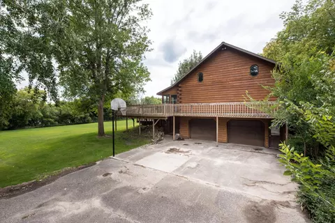 46283 Wintermute Ln, Morris, MN 56267