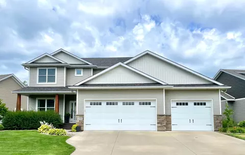 2608 Oak Lawn Dr, Northfield, MN 55057