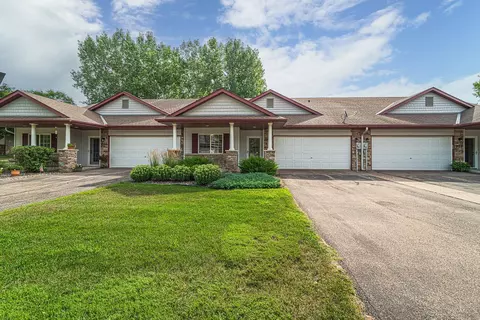 824 Boldt St, Chaska, MN 55318