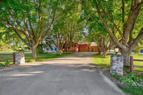 4420 Decker Trl S, Faribault, MN 55021