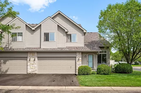 1645 Bedford Ln, Shakopee, MN 55379