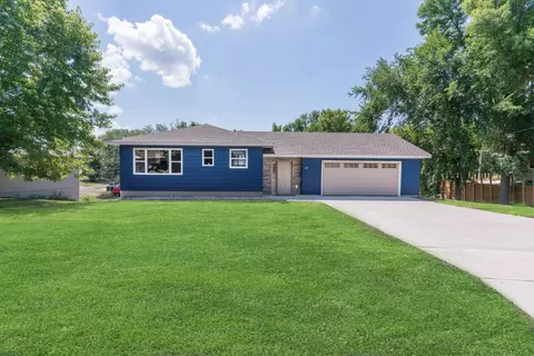 1104 E Mount Faith Ave, Fergus Falls, MN 56537