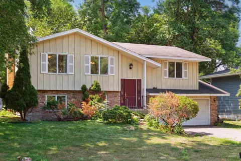536 Division St, Excelsior, MN 55331