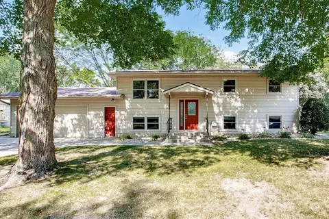 1209 Autumn Dr, Faribault, MN 55021