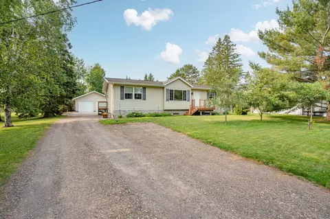 4 W Riverside Rd, Esko, MN 55733