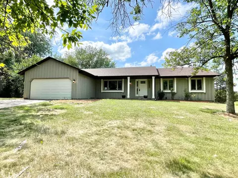 10282 Concord Dr, Eden Prairie, MN 55347