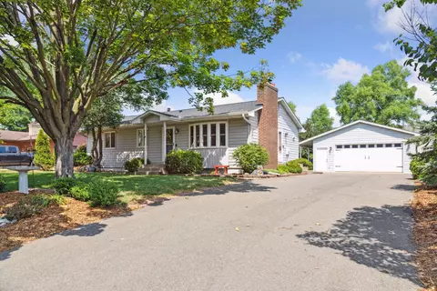 2609 Louisa Ave, Mounds View, MN 55112