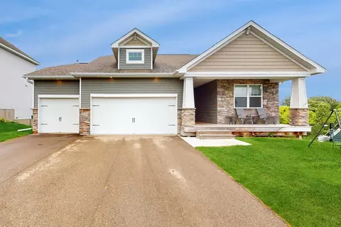 1526 Linwood Cir, Shakopee, MN 55379