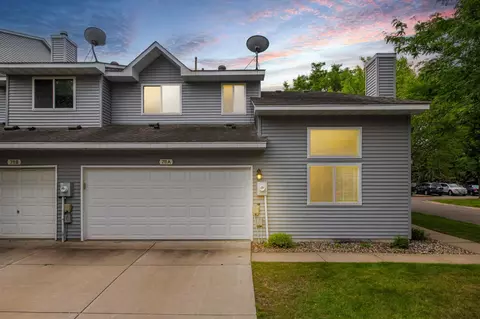 711 Woodduck Dr #A, Woodbury, MN 55125