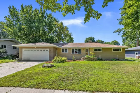 946 Osgood Ave SW, Hutchinson, MN 55350