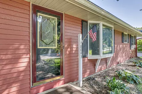 8043 Hyde Ave S, Cottage Grove, MN 55016