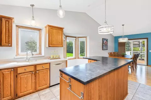 1420 Cutters Ln, Eagan, MN 55122 photo 12